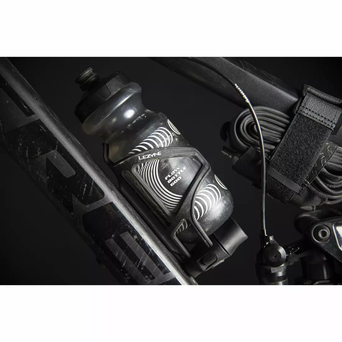 LEZYNE sticlă de apă pentru bicicletă flow bottle 600 / 600ml foggy clear LZN-1-WB-FLWB-V100S