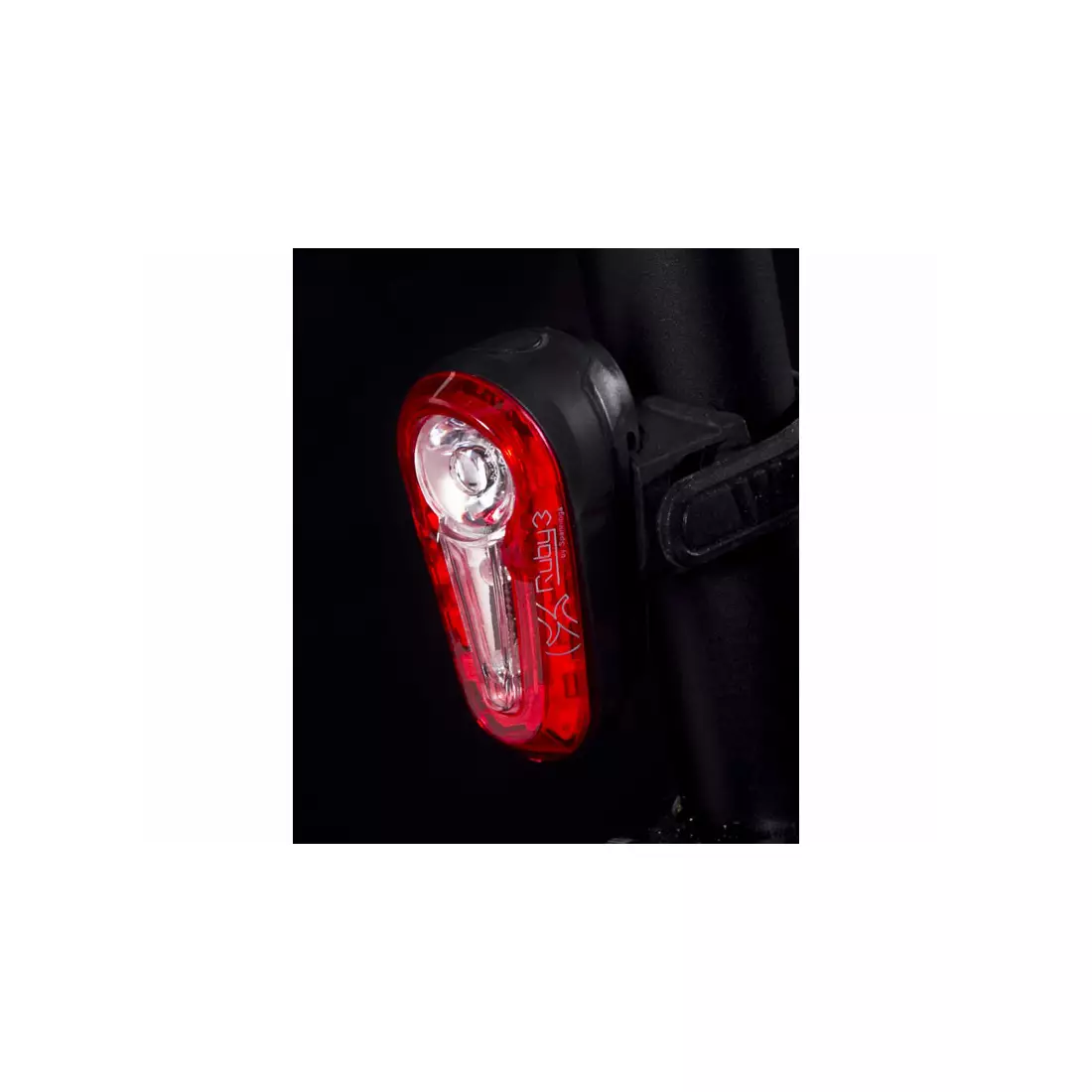 Lampă spate pentru biciclete SPANNINGA RUBY FLASH 3 XB 20 lumeni + baterii SNG-999102