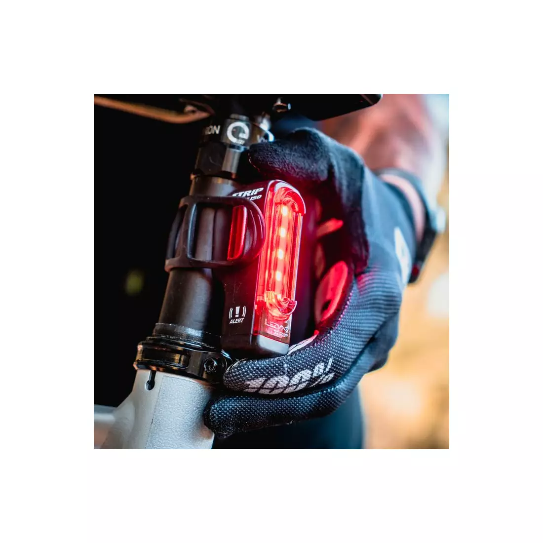 LEZYNE Lampă spate pentru biciclete STRIP ALERT DRIVE 150 negru LZN-1-LED-36R-V104