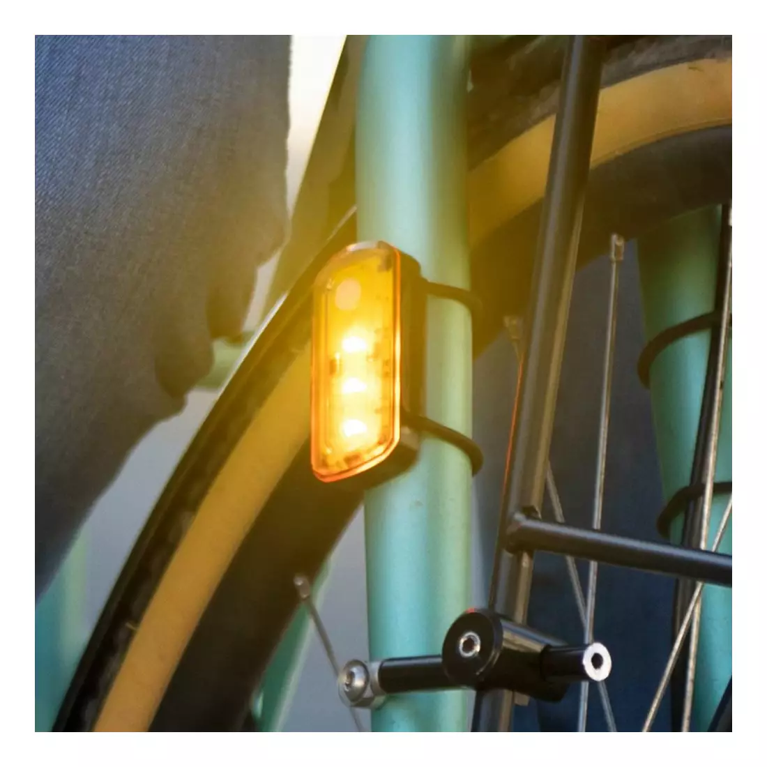 BLACKBURN set de lumini pentru biciclete LUMINATE 360 blitz față + spate + lateral