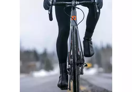 Cum să vă protejați genunchii pe vreme rece în timp ce mergeți cu bicicleta?